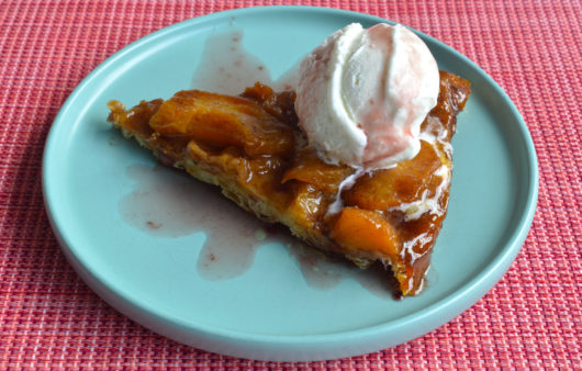 Tarte tatin με ροδάκινα