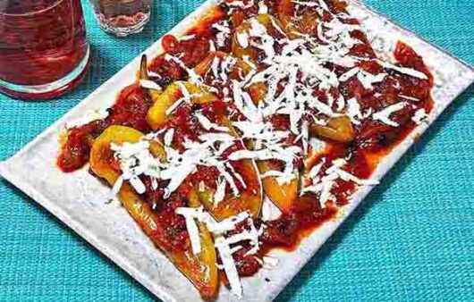 Πιπεριές ψητές με σάλτσα