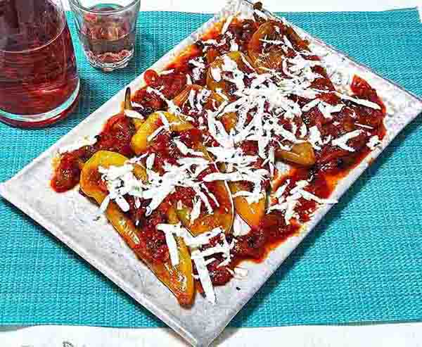 Πιπεριές ψητές με σάλτσα