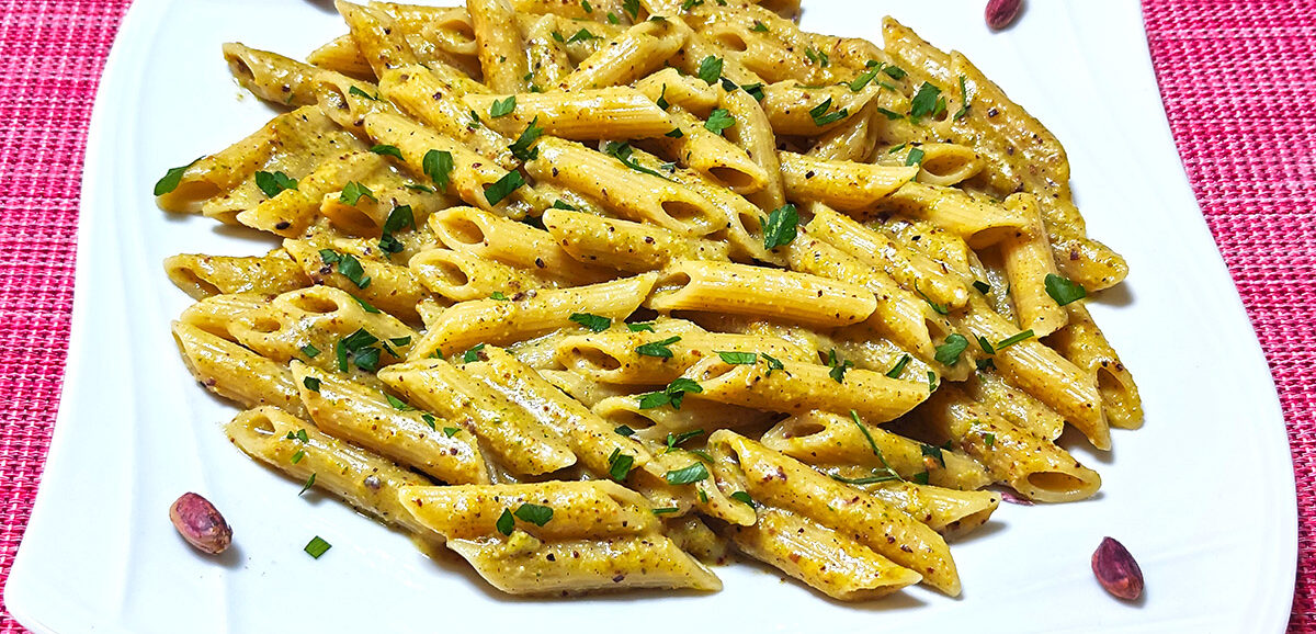 Πένες με πέστο κολοκυθιού και φυστίκια Αιγίνης