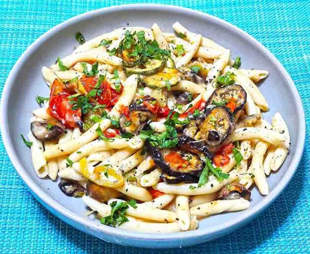 Σκιουφιχτά με ψητά λαχανικά