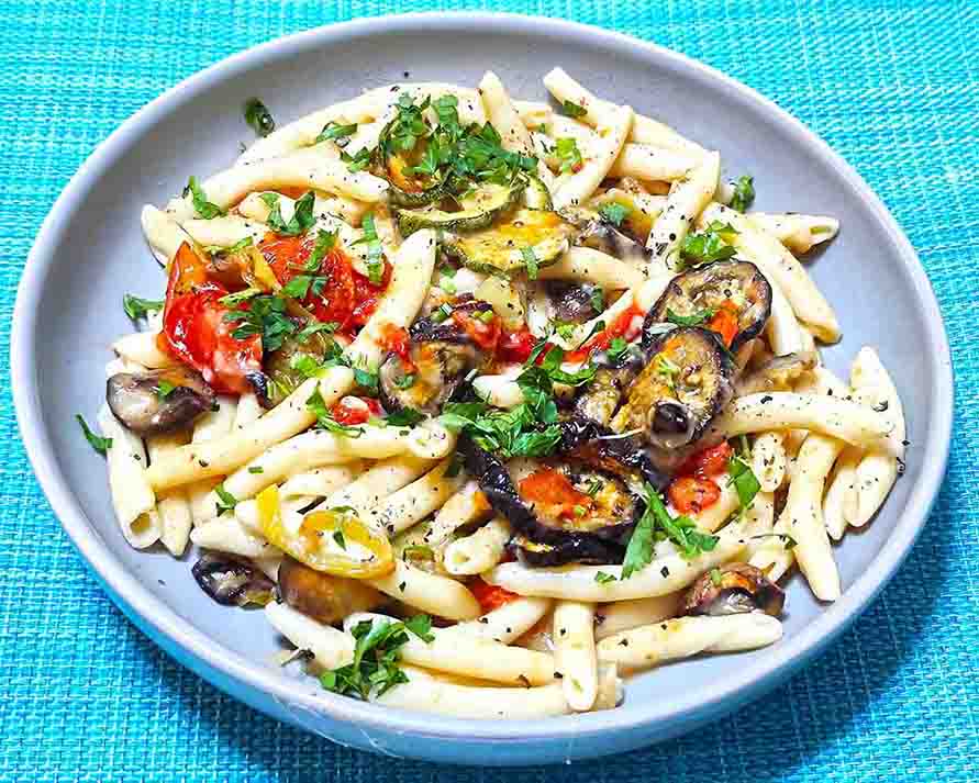 Σκιουφιχτά με ψητά λαχανικά