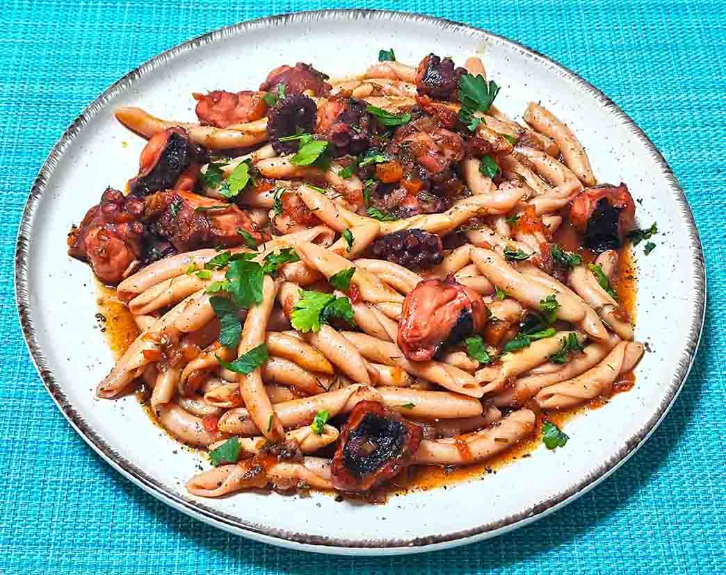 Χταπόδι γιουβέτσι με σκιουφιχτά