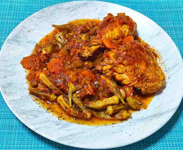 Κοτόπουλο με μπάμιες