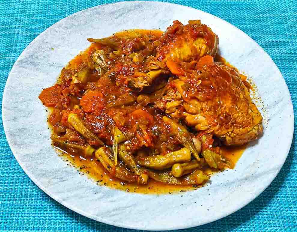 Κοτόπουλο με μπάμιες