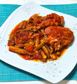 Κοτόπουλο με μπάμιες