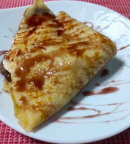 Κρέπες με πραλίνα μπανάνα μπισκότο