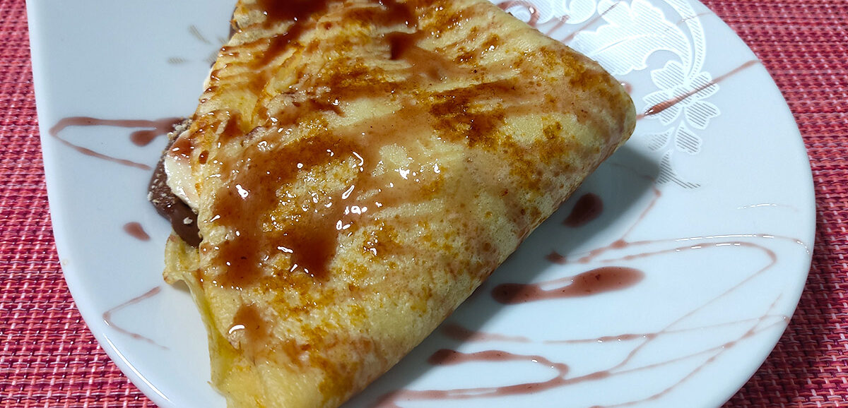 Κρέπες με πραλίνα μπανάνα μπισκότο