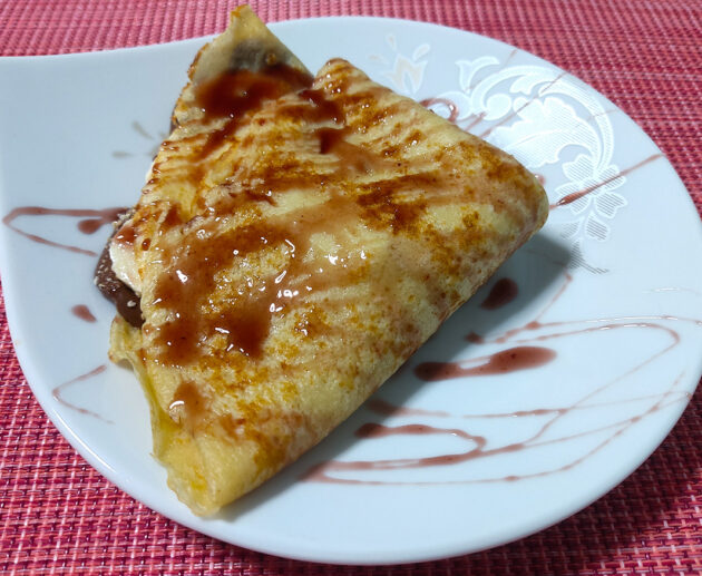 Κρέπες με πραλίνα μπανάνα μπισκότο