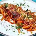 Λιγκουίνι με σάλτσα πελτέ και σκόρδο