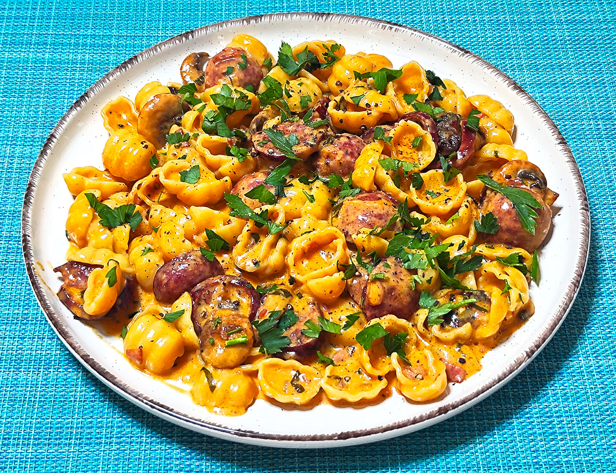 IMG 20250705 210906q Κοχύλια με λουκάνικο και μανιτάρια