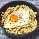 Σκιουφιχτά με ανθότυρο ξηρό Χανίων και αυγό μάτι