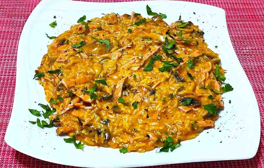 Κριθαρότο με μανιτάρια και καπνιστή μπριζόλα