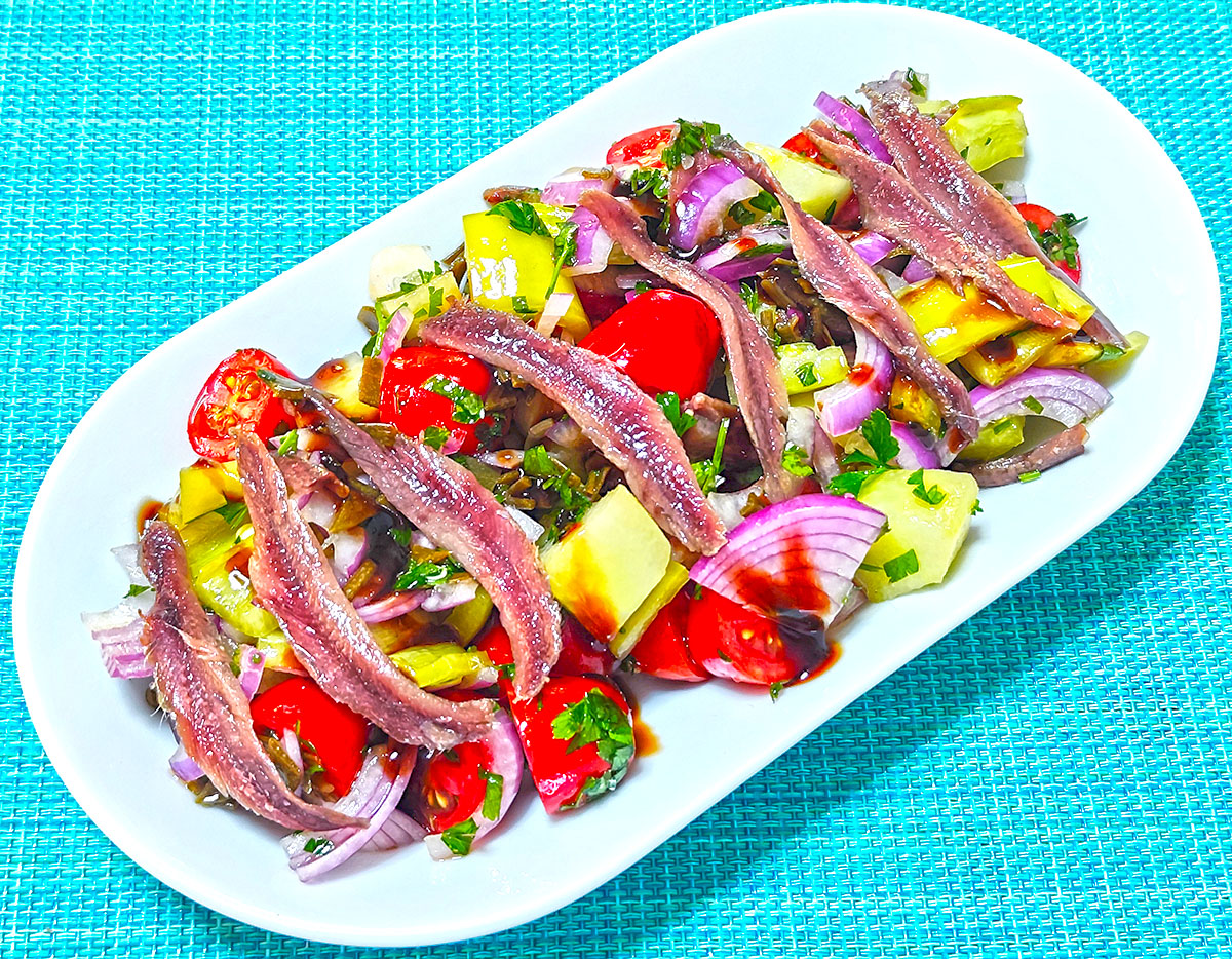 IMG 20251010 125031e Σαλάτα με ντοματίνια και αντζούγιες