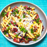 Σκιουφιχτά με απάκι και λιαστή ντομάτα