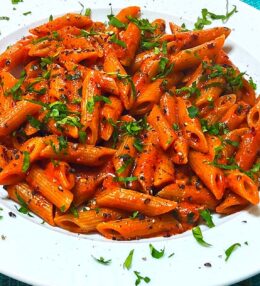 Πένες με σκόρδο και κάσιους