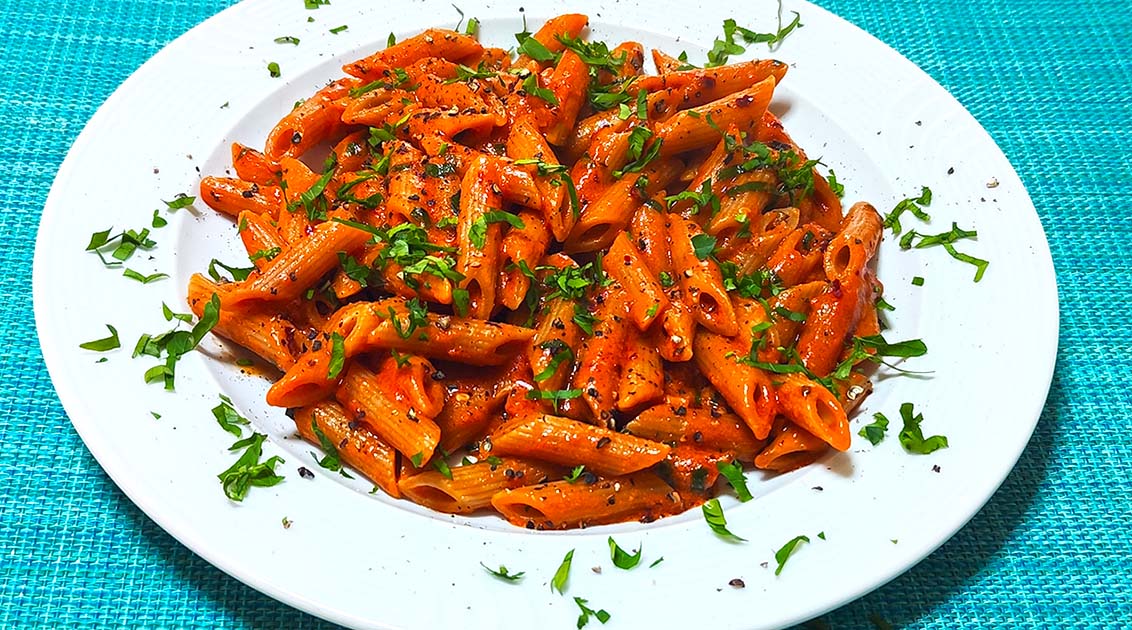 Πένες με σκόρδο και κάσιους