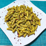 Fusilli με πέστο δυόσμου και φέτας